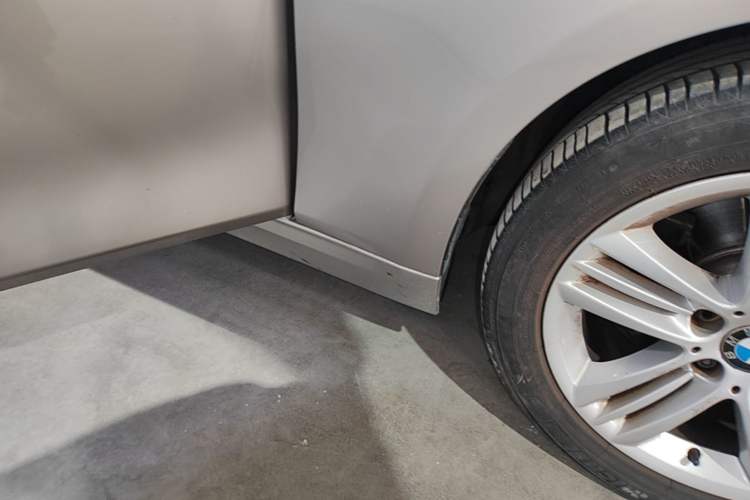 Used BMW 3 Series 2017 320Li Fashion Model Right Side Sill