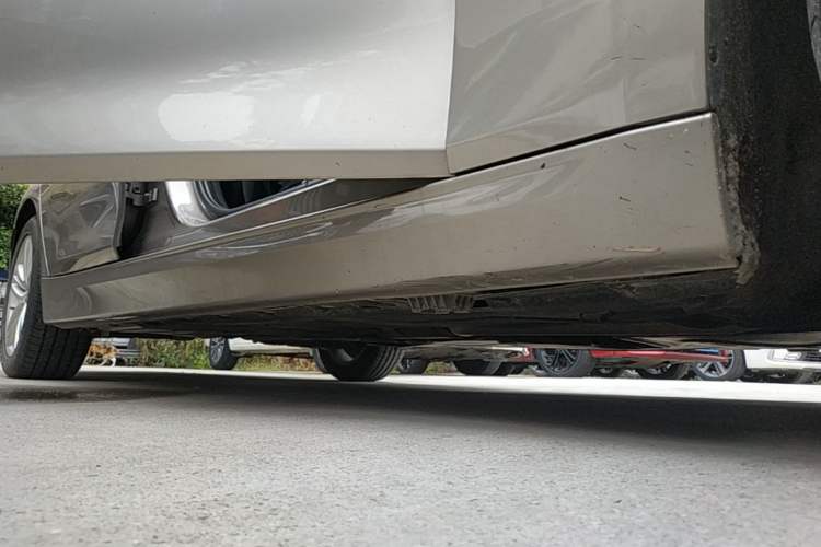 Used BMW 3 Series 2017 320Li Fashion Model Right Side Sill