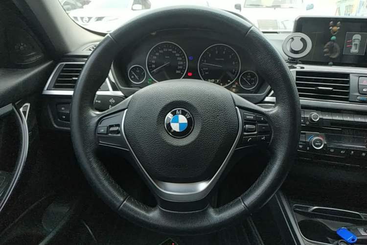 Used BMW 3 Series 2017 320Li Fashion Model Steering Wheel