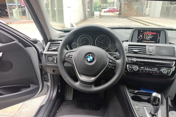 Used BMW 3 Series 2017 320Li xDrive Fashion Model Steering Wheel