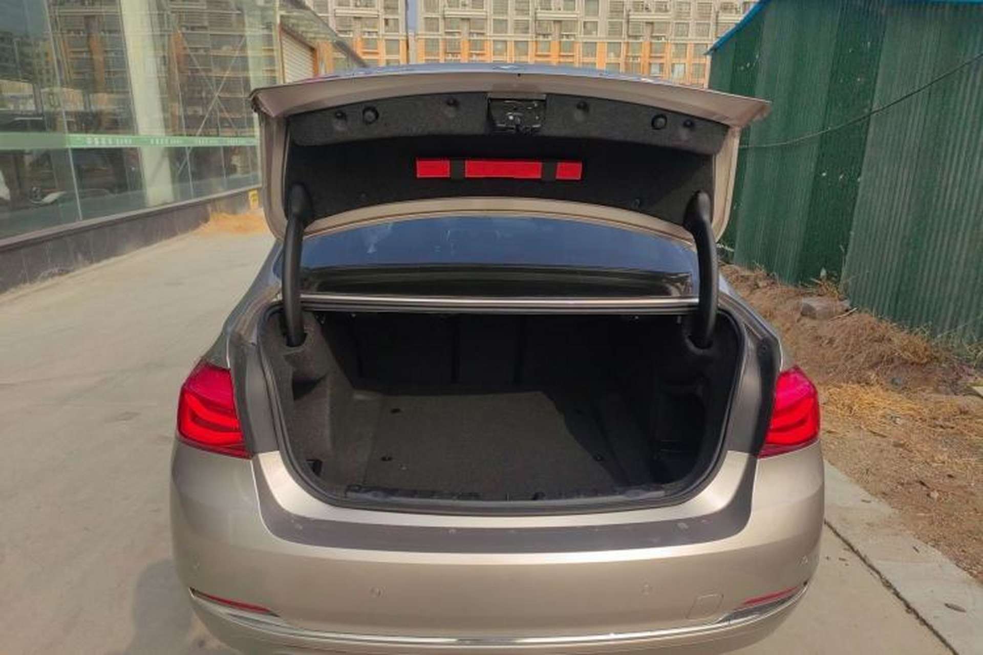 Used BMW 3 Series 2017 320Li Fashion Model Trunk
