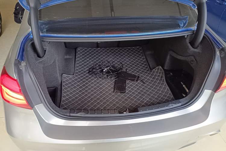 Used BMW 3 Series 2017 320i M Sport Trunk