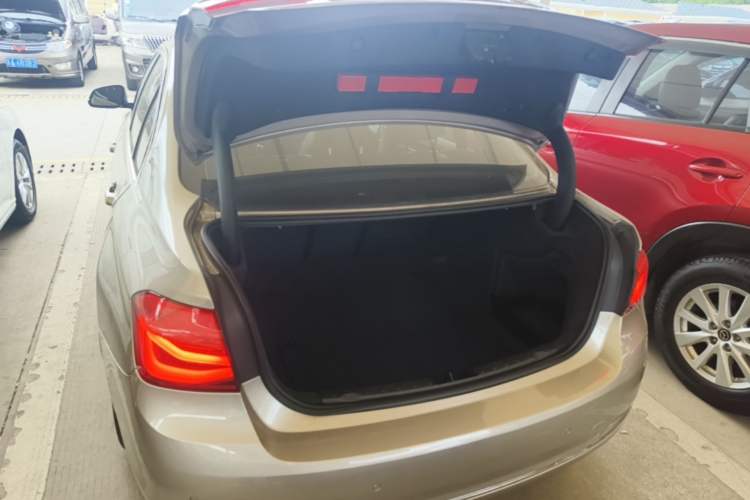 Used BMW 3 Series 2017 320Li Fashion Model Trunk