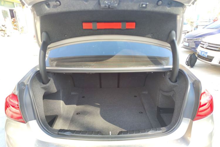 Used BMW 3 Series 2017 320Li Fashion Model Trunk