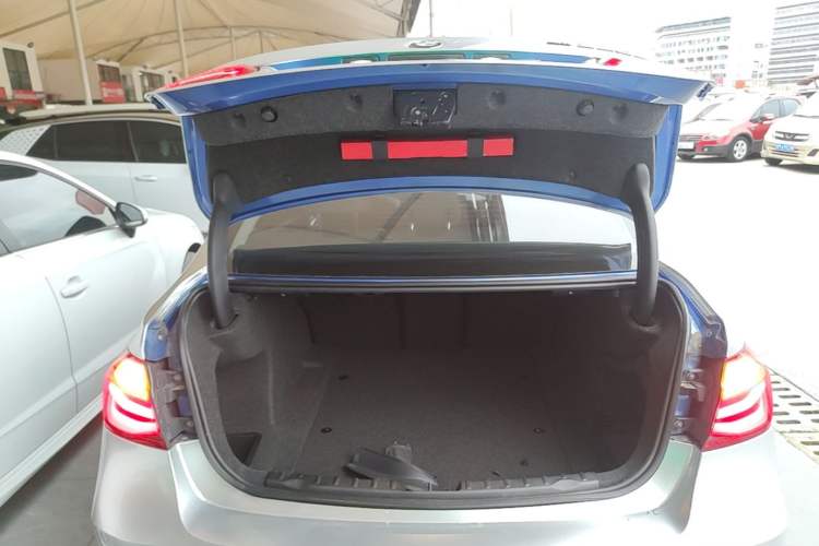 Used BMW 3 Series 2017 320Li M Sport Edition Trunk