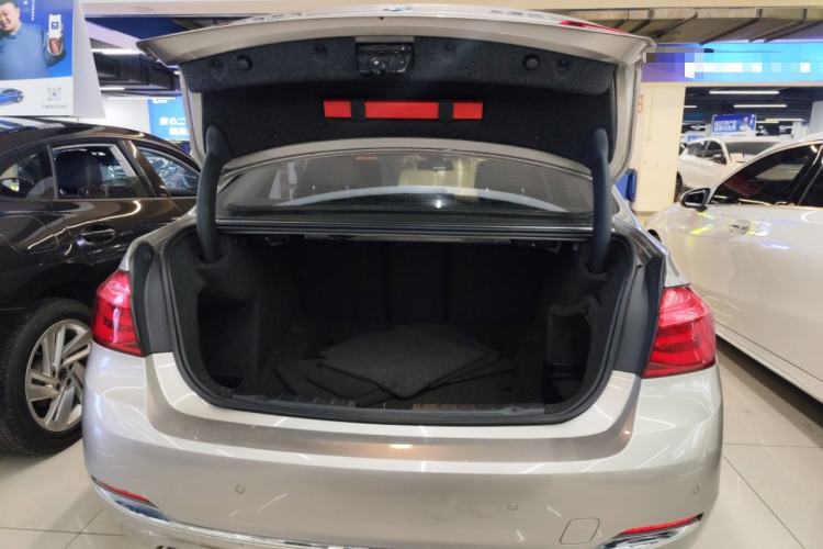 Used BMW 3 Series 2017 320Li Fashion Model Trunk