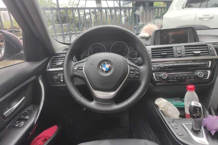 Used BMW 3 Series 2017 318Li Fashion Model Steering Wheel