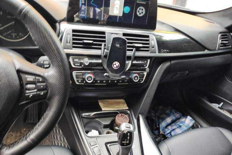 Used BMW 3 Series 2017 320Li Fashion Model Audio And AC Panel