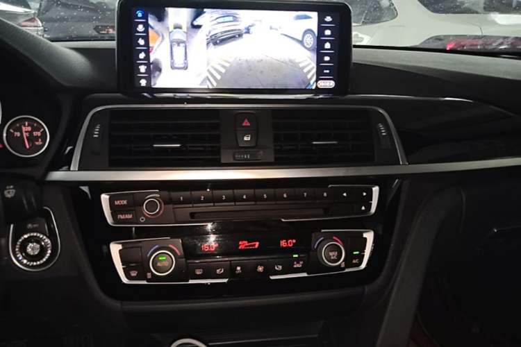 Used BMW 3 Series 2017 320Li M Sport Edition Audio And AC Panel