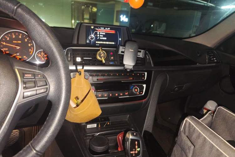 Used BMW 3 Series 2017 320Li Fashion Model Audio And AC Panel