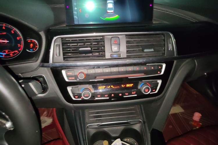 Used BMW 3 Series 2017 320Li M Sport Edition Audio And AC Panel