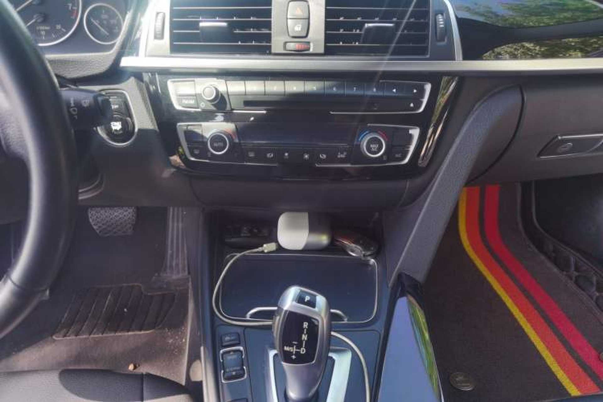 Used BMW 3 Series 2017 320Li Fashion Model Audio And AC Panel