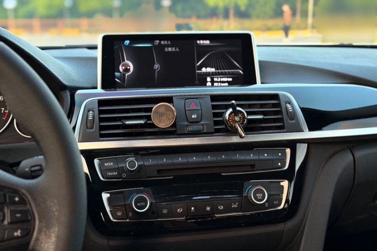 Used BMW 3 Series 2017 320Li Fashion Model Audio And AC Panel