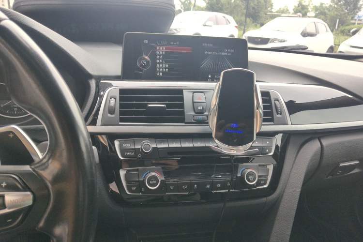 Used BMW 3 Series 2017 320Li Fashion Model Audio And AC Panel