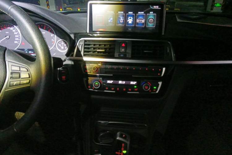Used BMW 3 Series 2017 320Li Fashion Model Audio And AC Panel