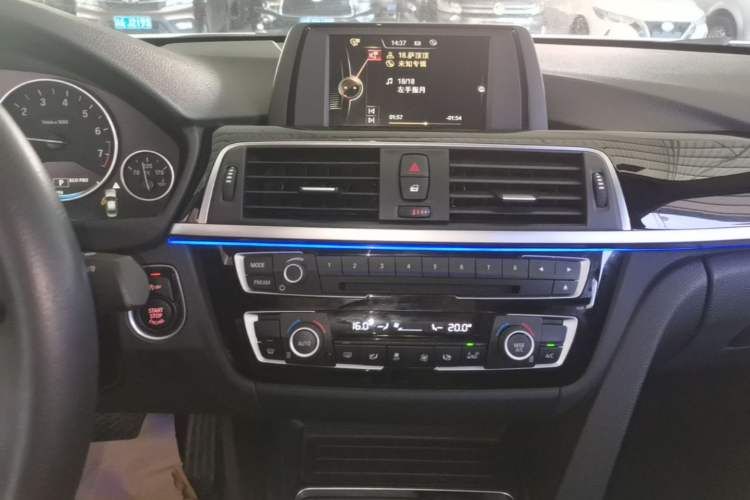 Used BMW 3 Series 2017 320Li Fashion Model Audio And AC Panel
