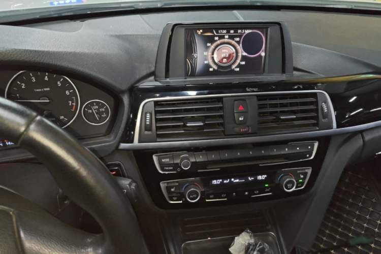 Used BMW 3 Series 2017 320Li xDrive Fashion Model Audio And AC Panel