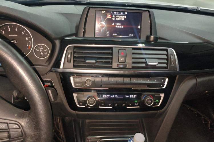 Used BMW 3 Series 2017 320Li Fashion Model Audio And AC Panel