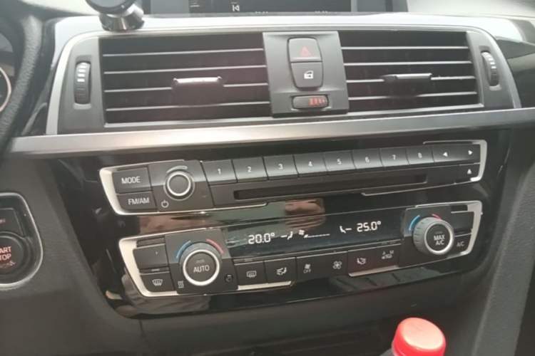 Used BMW 3 Series 2017 320Li Fashion Model Audio And AC Panel