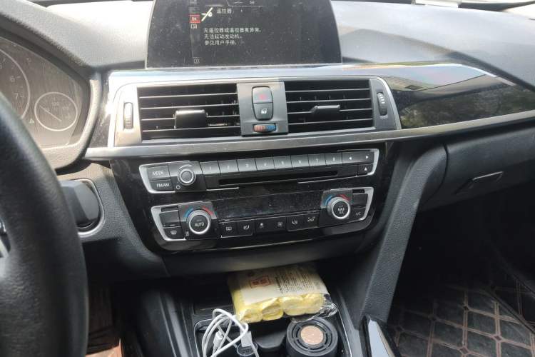 Used BMW 3 Series 2017 320Li M Sport Edition Audio And AC Panel