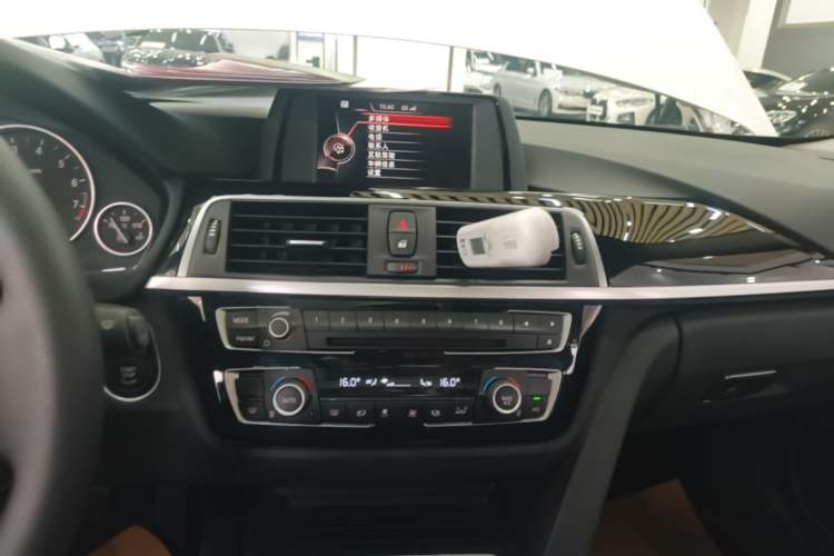 Used BMW 3 Series 2017 320Li Fashion Model Audio And AC Panel