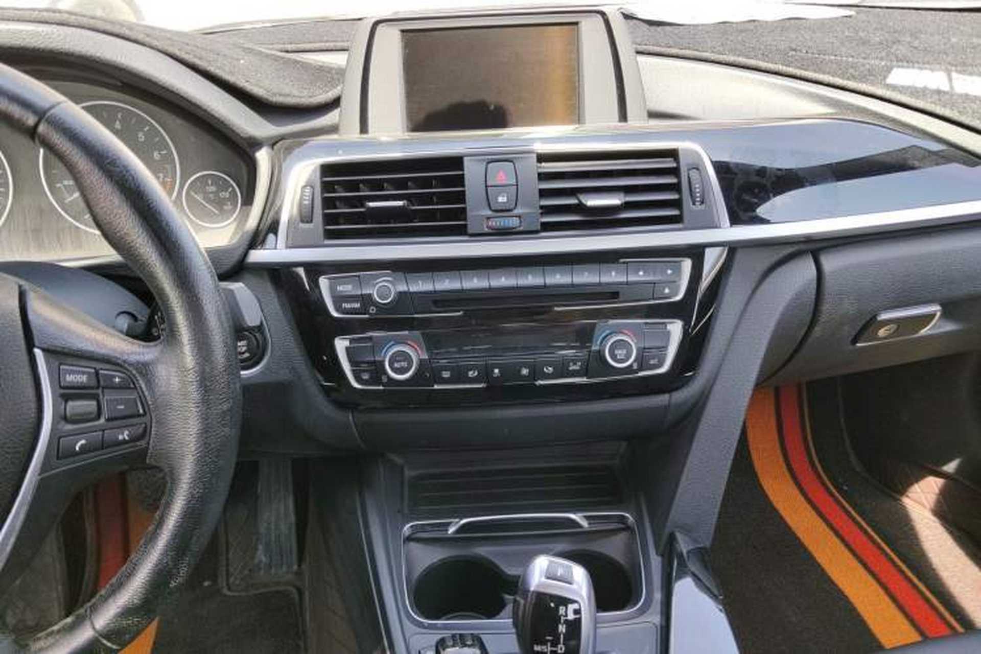 Used BMW 3 Series 2017 320Li Fashion Model Audio And AC Panel