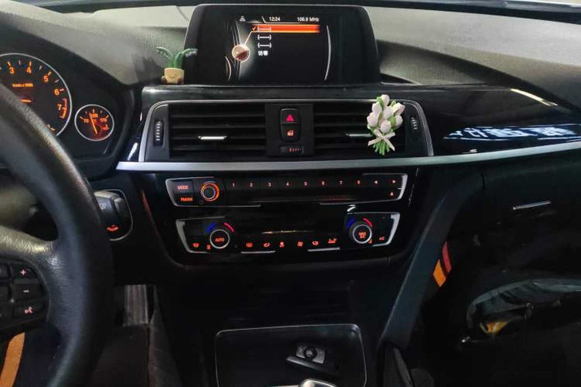 Used BMW 3 Series 2017 320Li Fashion Model Audio And AC Panel