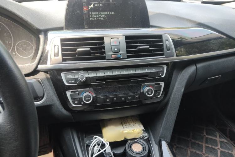 Used BMW 3 Series 2017 320Li M Sport Edition Audio And AC Panel