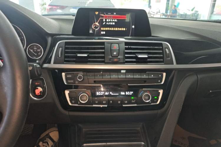 Used BMW 3 Series 2017 320Li M Sport Edition Audio And AC Panel