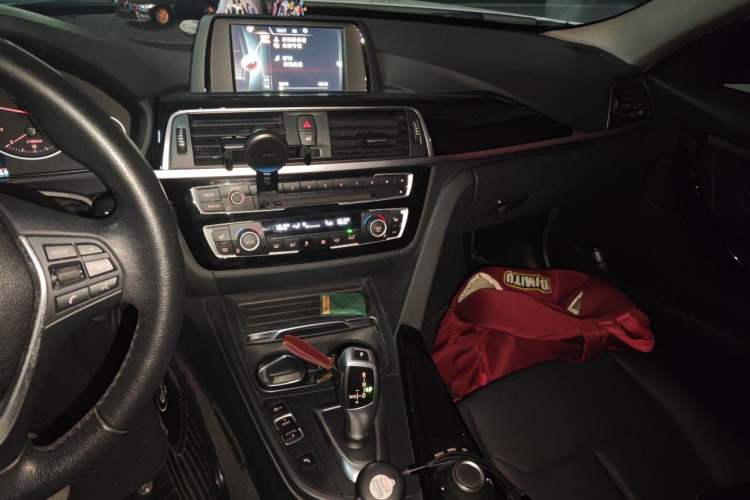 Used BMW 3 Series 2017 320Li xDrive Fashion Model Audio And AC Panel