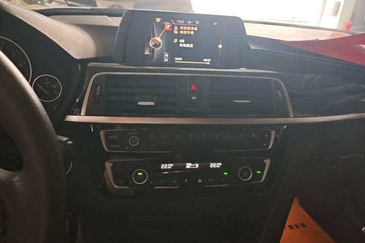 Used BMW 3 Series 2017 320Li Fashion Model Audio And AC Panel