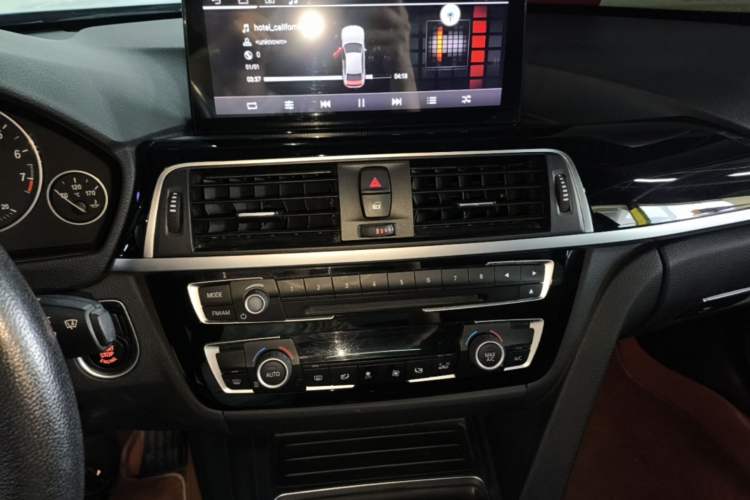 Used BMW 3 Series 2017 320Li Fashion Model Audio And AC Panel