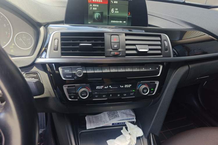 Used BMW 3 Series 2017 320Li Fashion Model Audio And AC Panel