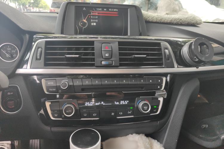 Used BMW 3 Series 2017 320Li Fashion Model Audio And AC Panel