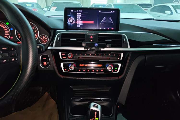 Used BMW 3 Series 2017 320Li Fashion Model Audio And AC Panel