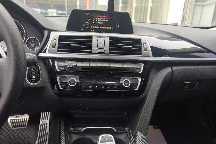 Used BMW 3 Series 2017 320Li M Sport Edition Audio And AC Panel