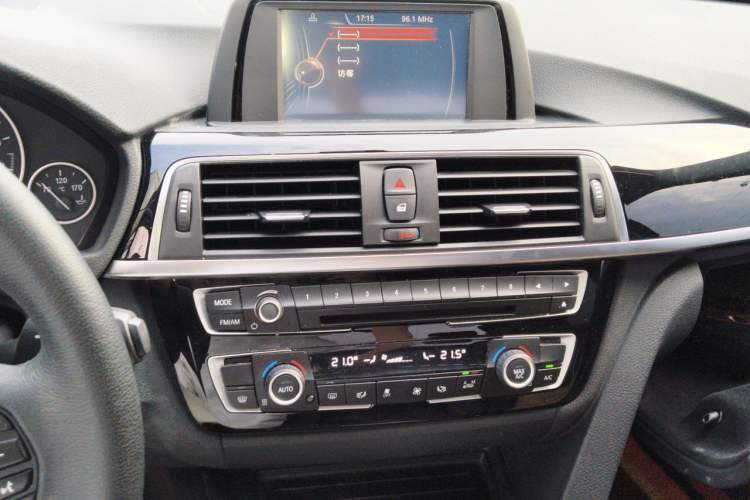 Used BMW 3 Series 2017 320Li Fashion Model Audio And AC Panel