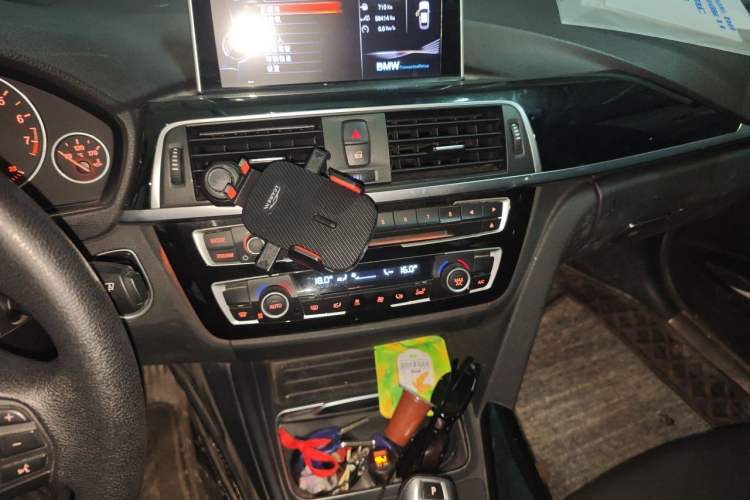 Used BMW 3 Series 2017 320Li Fashion Model Audio And AC Panel