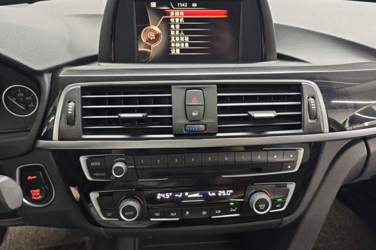 Used BMW 3 Series 2017 320Li Fashion Model Audio And AC Panel