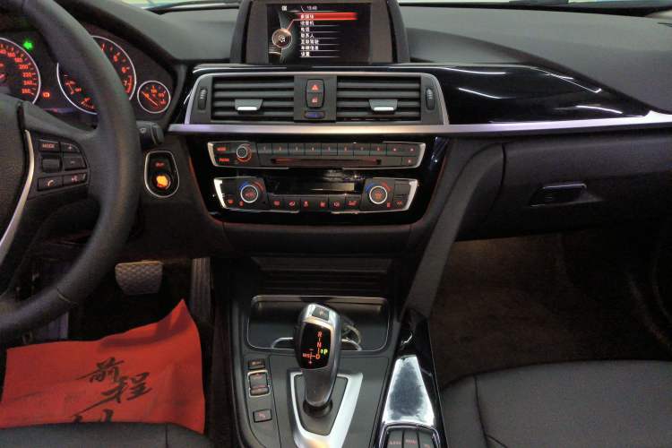 Used BMW 3 Series 2017 320Li Fashion Model Audio And AC Panel