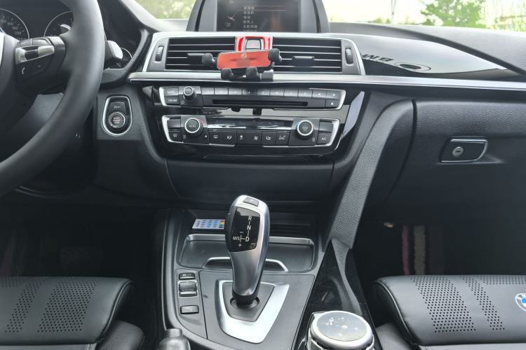 Used BMW 3 Series 2017 320Li Fashion Model Audio And AC Panel