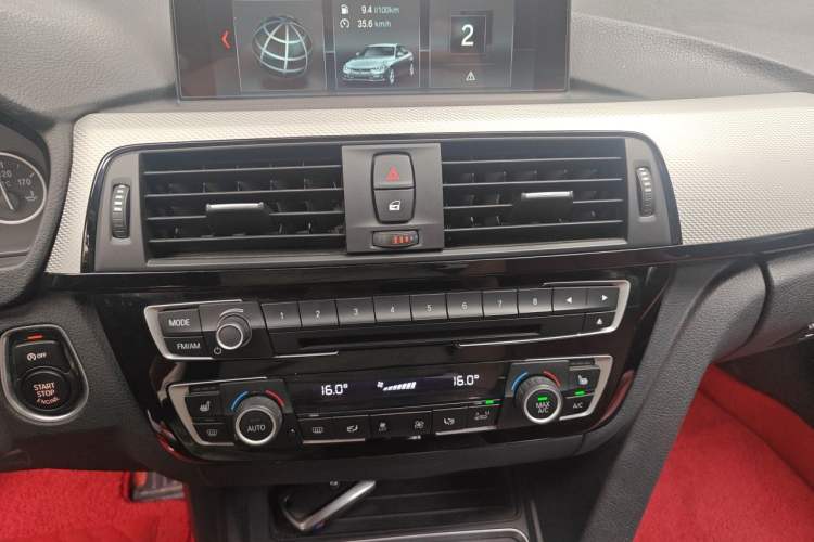 Used BMW 3 Series 2017 330i M Sport Edition Audio And AC Panel