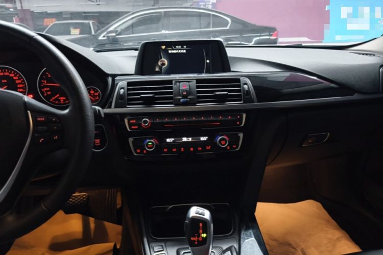 Used BMW 3 Series 2017 320Li Fashion Model Audio And AC Panel