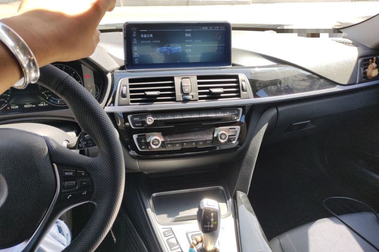 Used BMW 3 Series 2017 320Li Fashion Model Audio And AC Panel