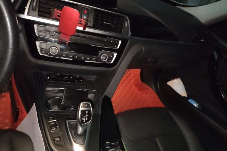 Used BMW 3 Series 2017 320Li M Sport Edition Audio And AC Panel