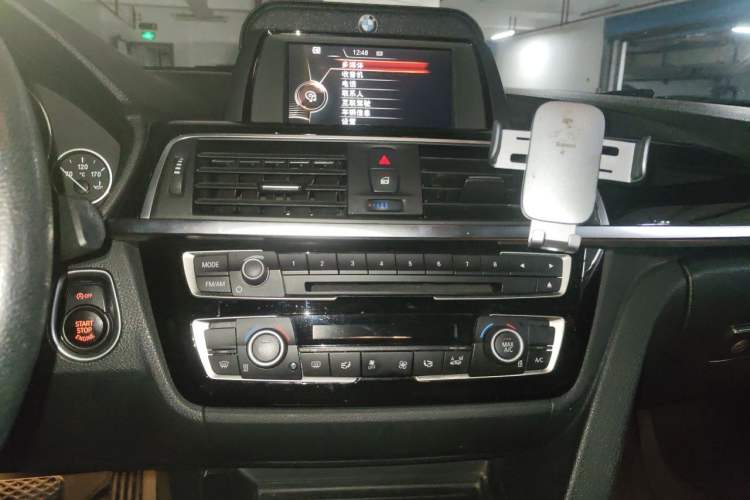 Used BMW 3 Series 2017 318Li Fashion Model Audio And AC Panel