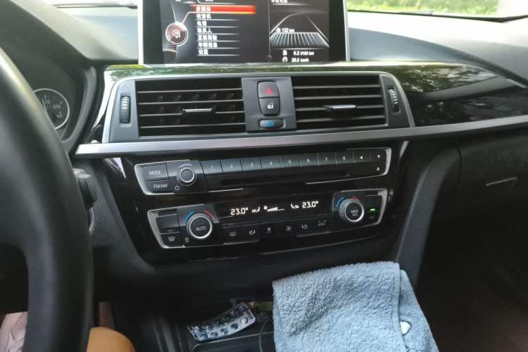Used BMW 3 Series 2017 320Li Fashion Model Audio And AC Panel