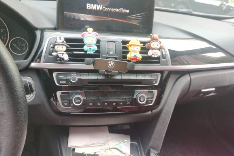 Used BMW 3 Series 2017 318Li Fashion Model Audio And AC Panel