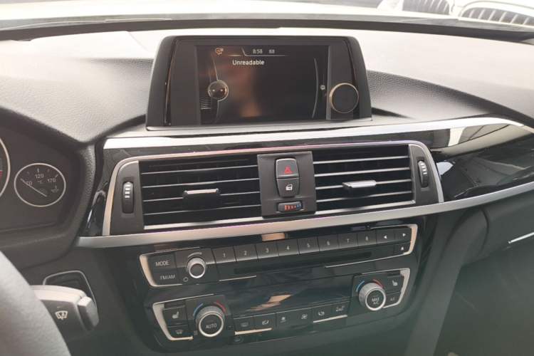 Used BMW 3 Series 2017 320Li Fashion Model Audio And AC Panel