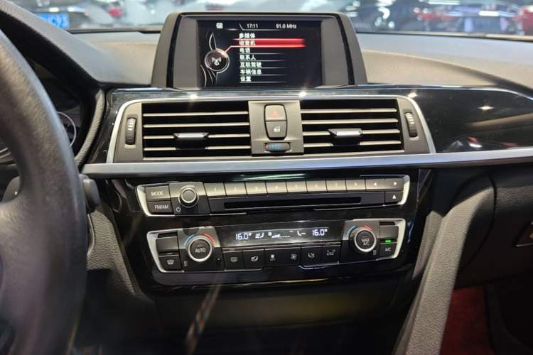 Used BMW 3 Series 2017 320Li Fashion Model Audio And AC Panel